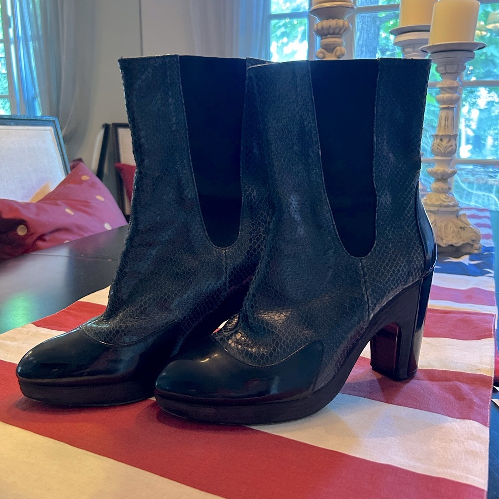 Vero Cuoio Heeled Dark Blue Boots